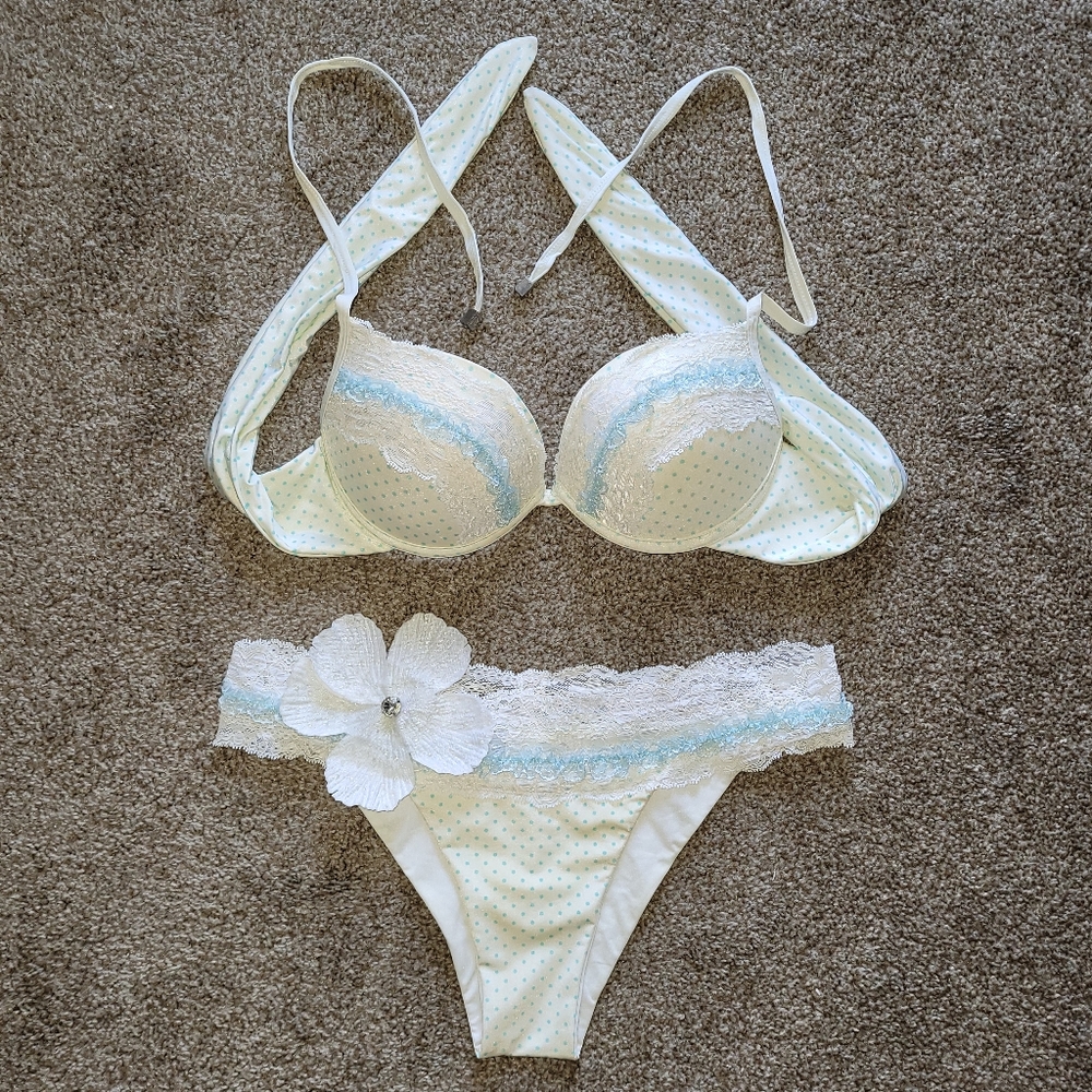 Beach Bunny Bride Bikini Set Medium Top And Extra Large Bottom